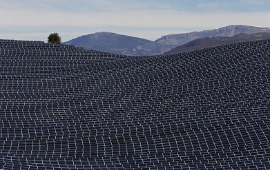 フランス南部コレ デ ミーズの太陽光発電ファーム　.jpg